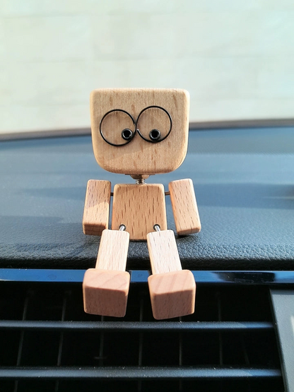 ⏰Limited stock!🔥Shaking Wooden Man Figurine （BUY 2 FREE SHIPPING)